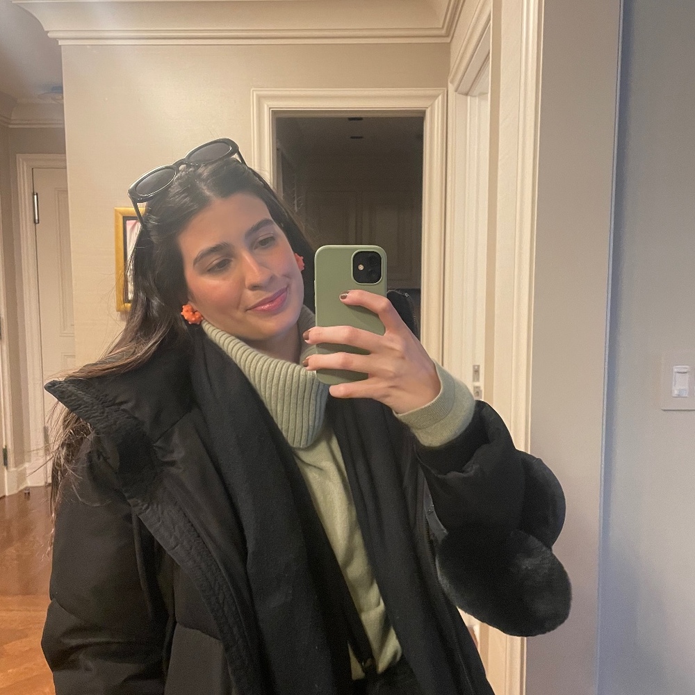 Meet your Posher, Daniela